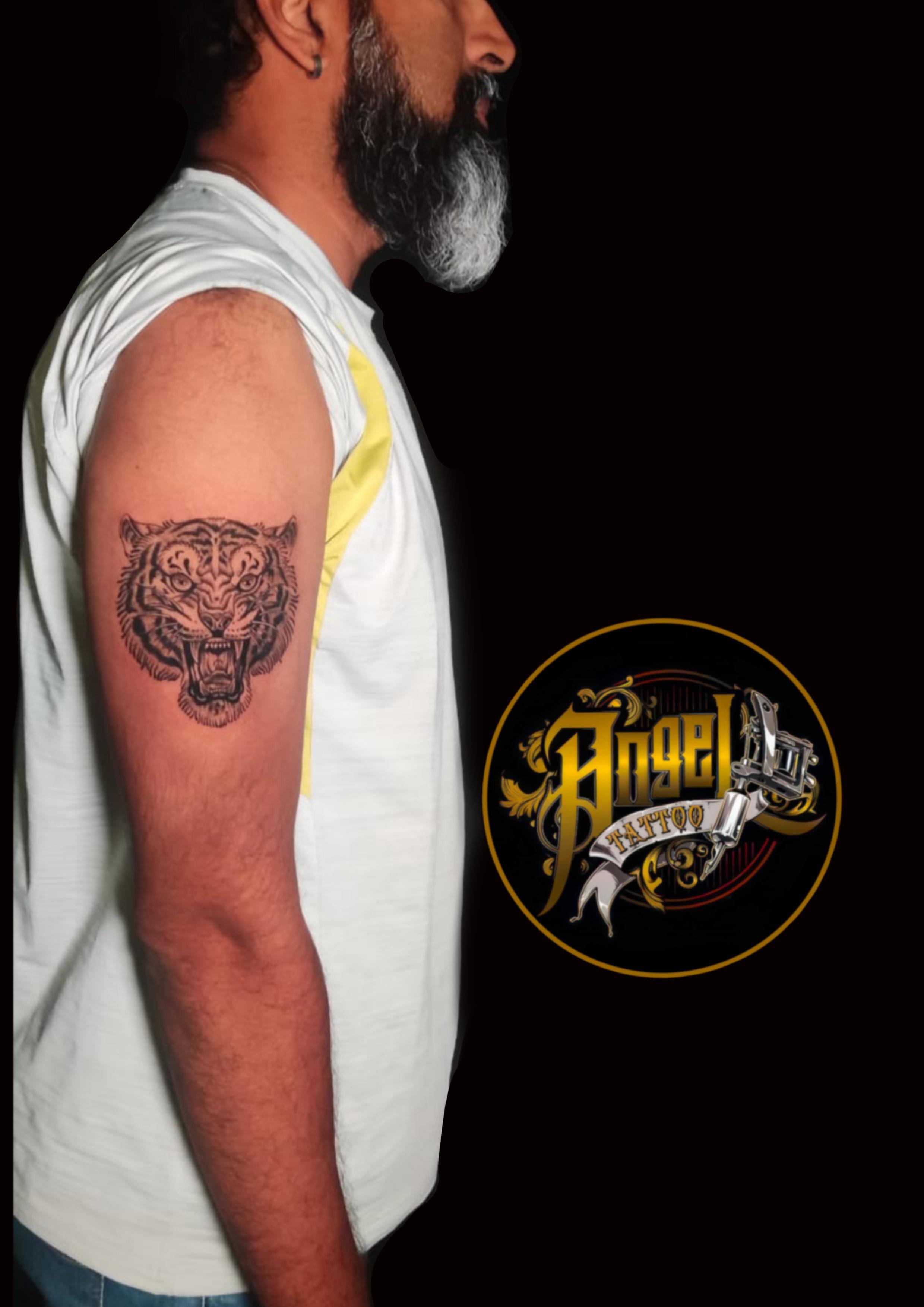 Black and Gray Tatto
